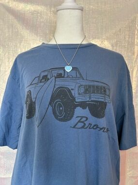 American Eagle Outfitters Blue Graphic Bronco Tee. Size M.